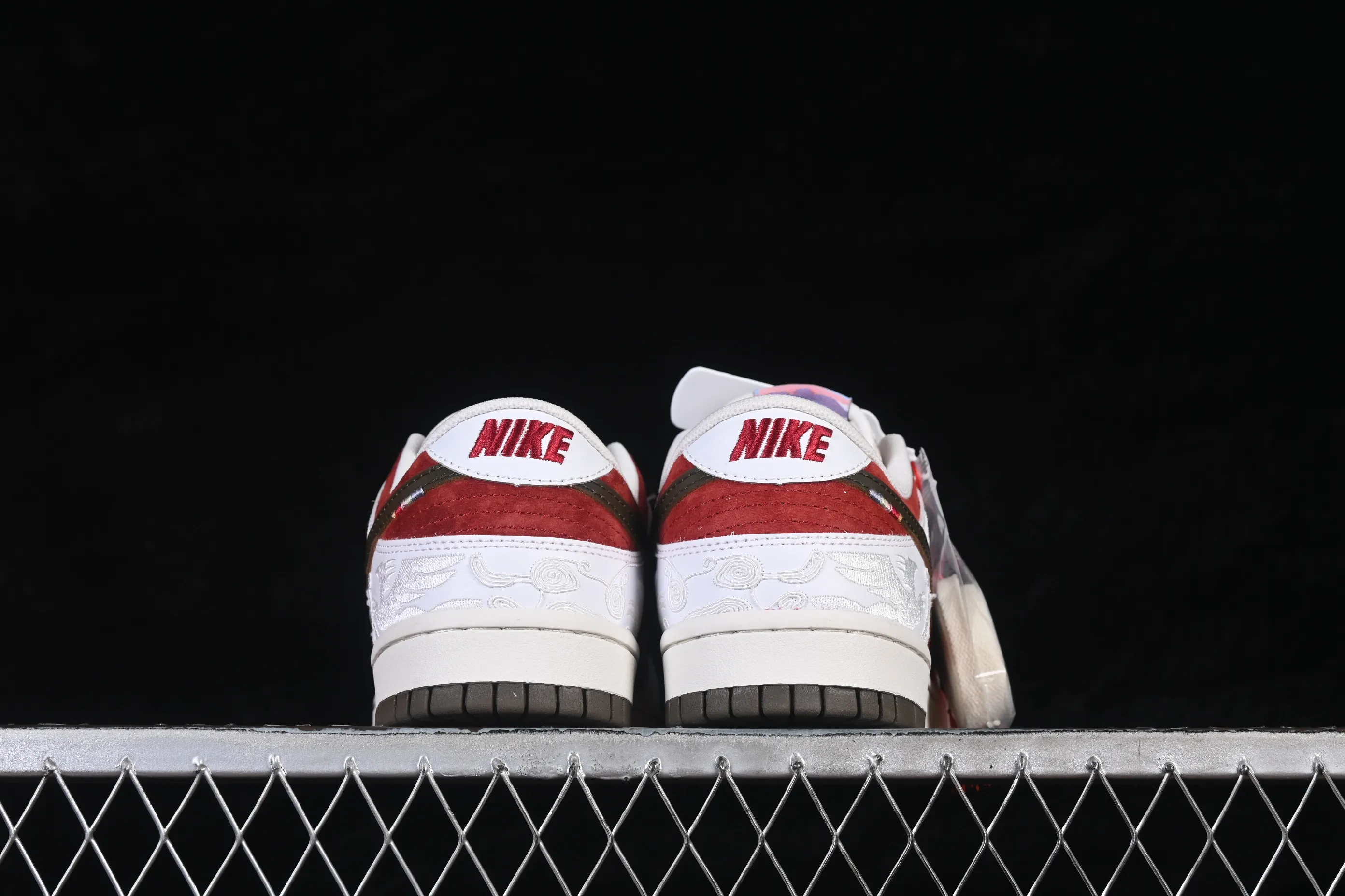 All categories Nk SB Dunk series Nk SB Dunk Low low-top sneakers Nike SB Dunk Low Year of the Horse limited low-top casual sneakers IQ1118-220